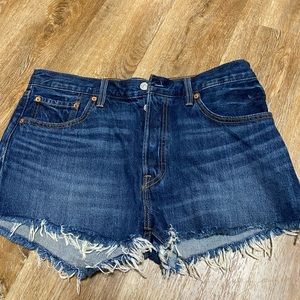 Levi Jean Shorts. Brand new, never worn. W32.